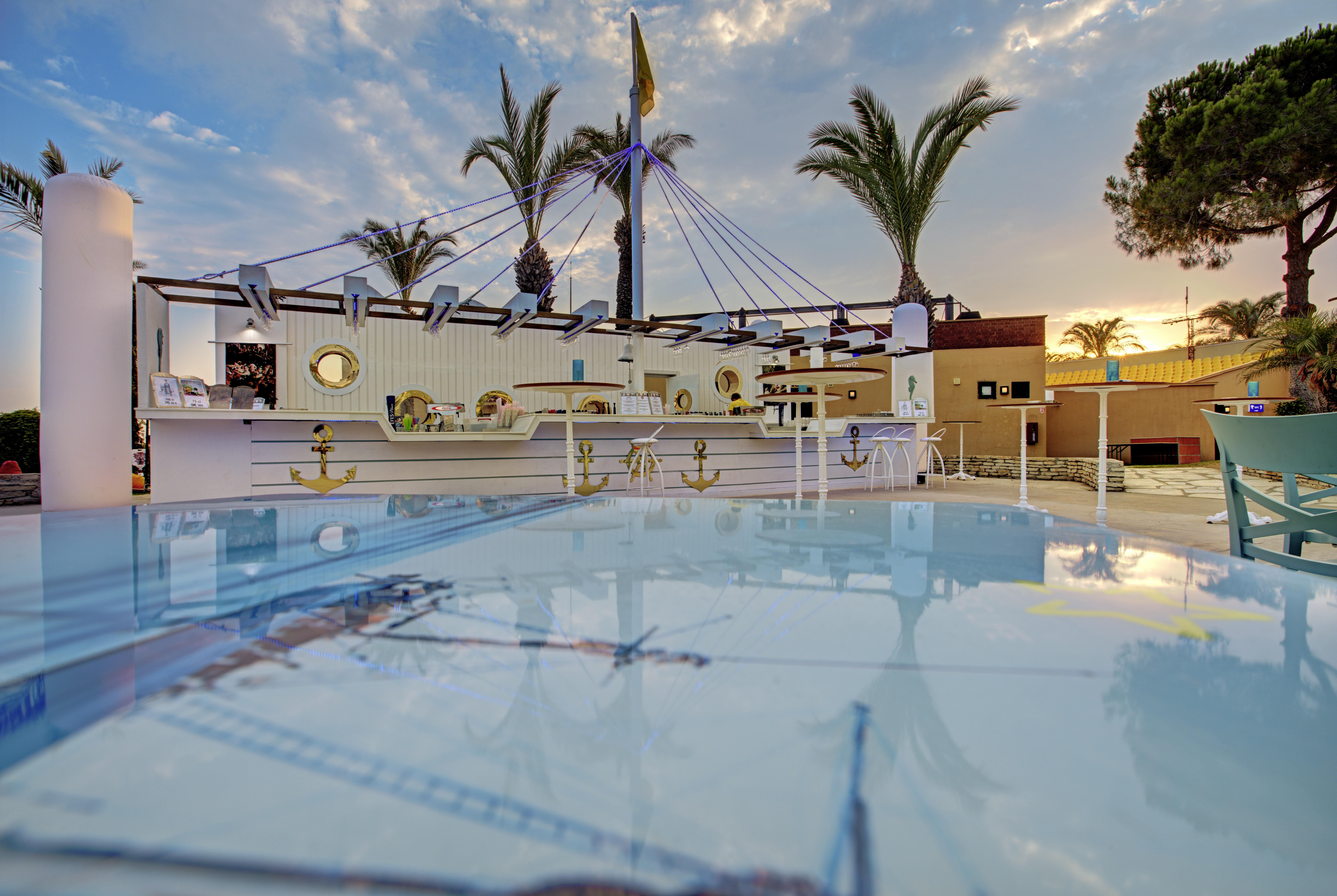 Asteria Family Resort Belek أنطاليا المظهر الخارجي الصورة The pool at the hotel