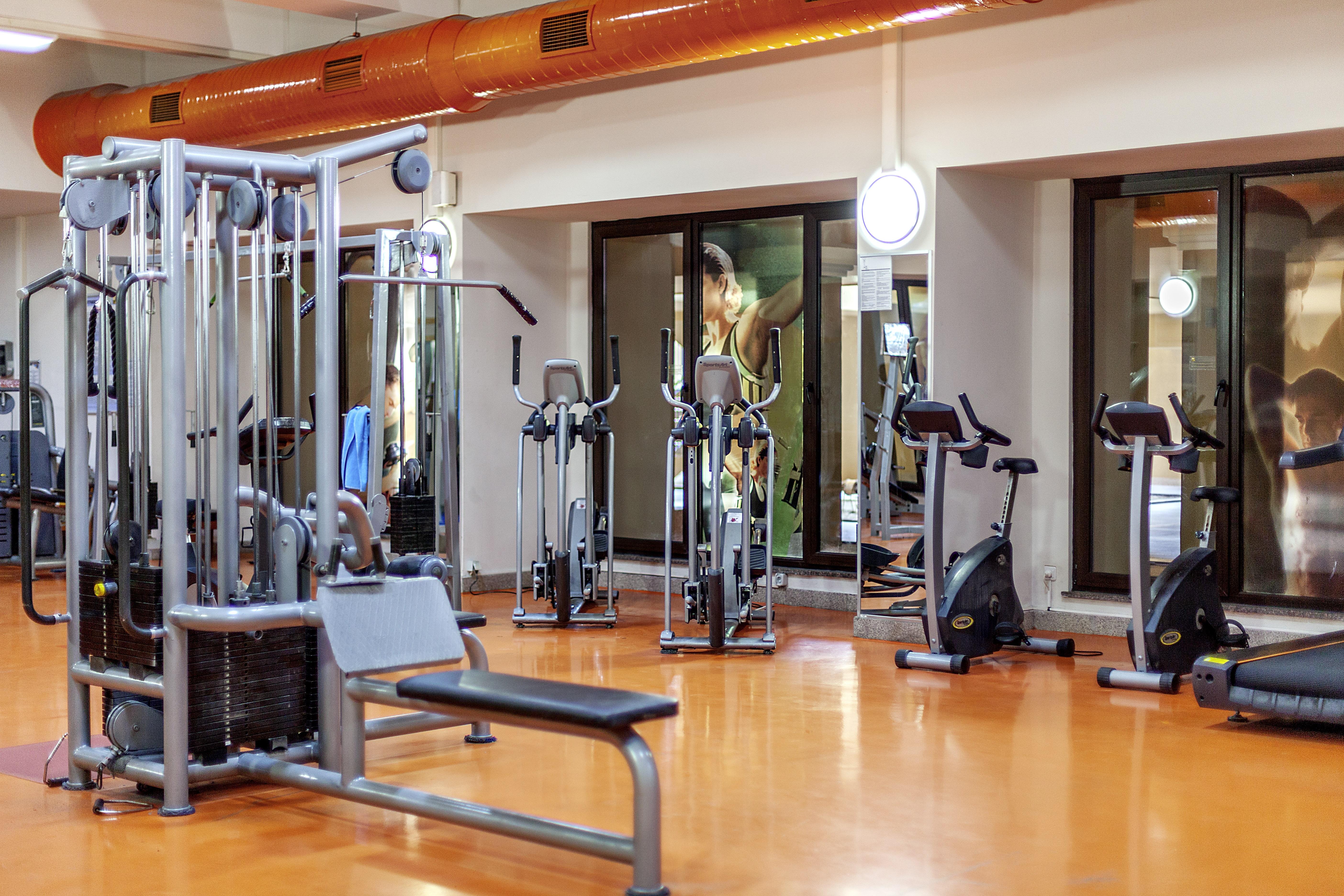 Asteria Family Resort Belek أنطاليا المظهر الخارجي الصورة A gym in a hotel
