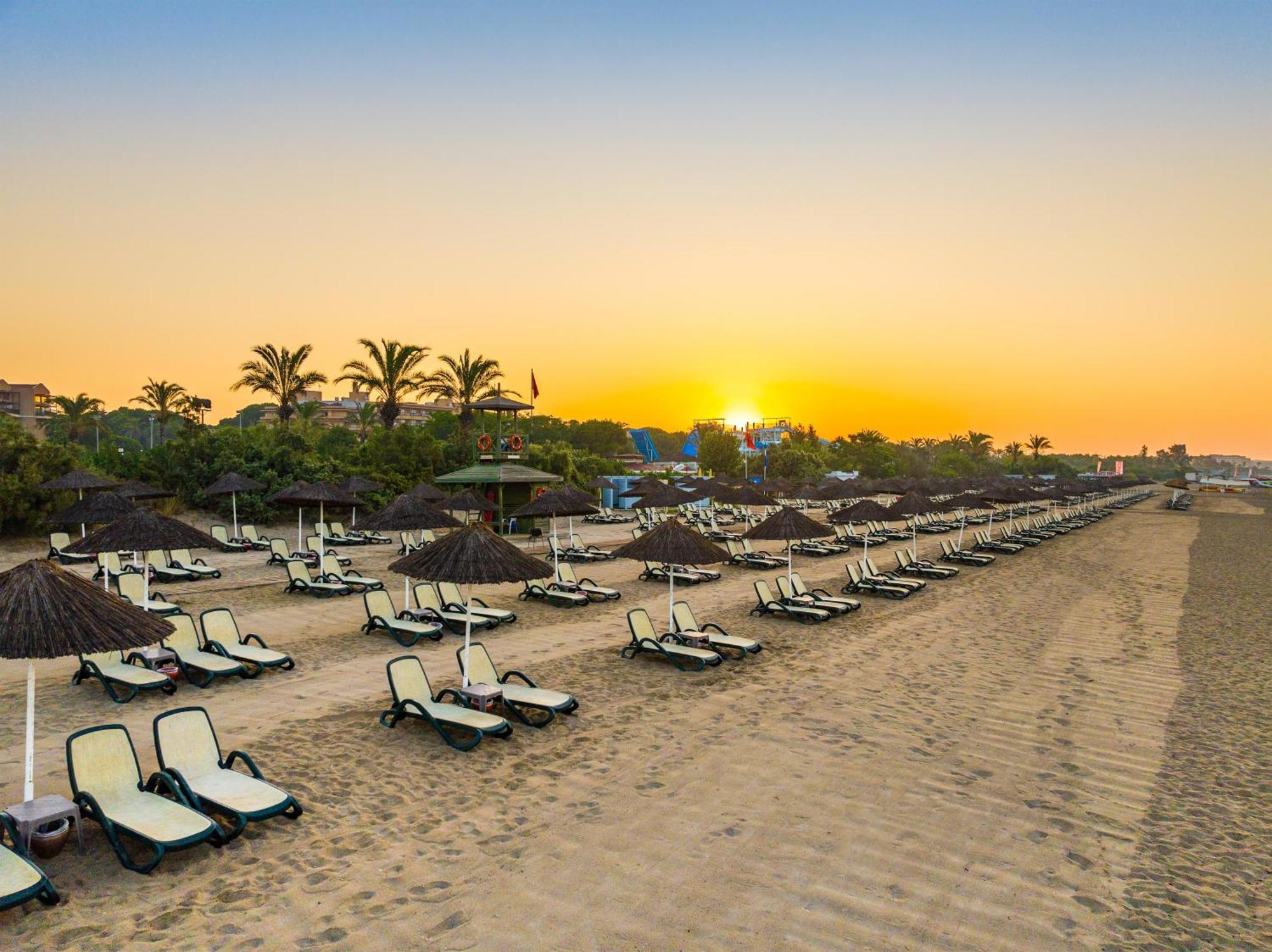 Asteria Family Resort Belek أنطاليا المظهر الخارجي الصورة Sunset at the beach