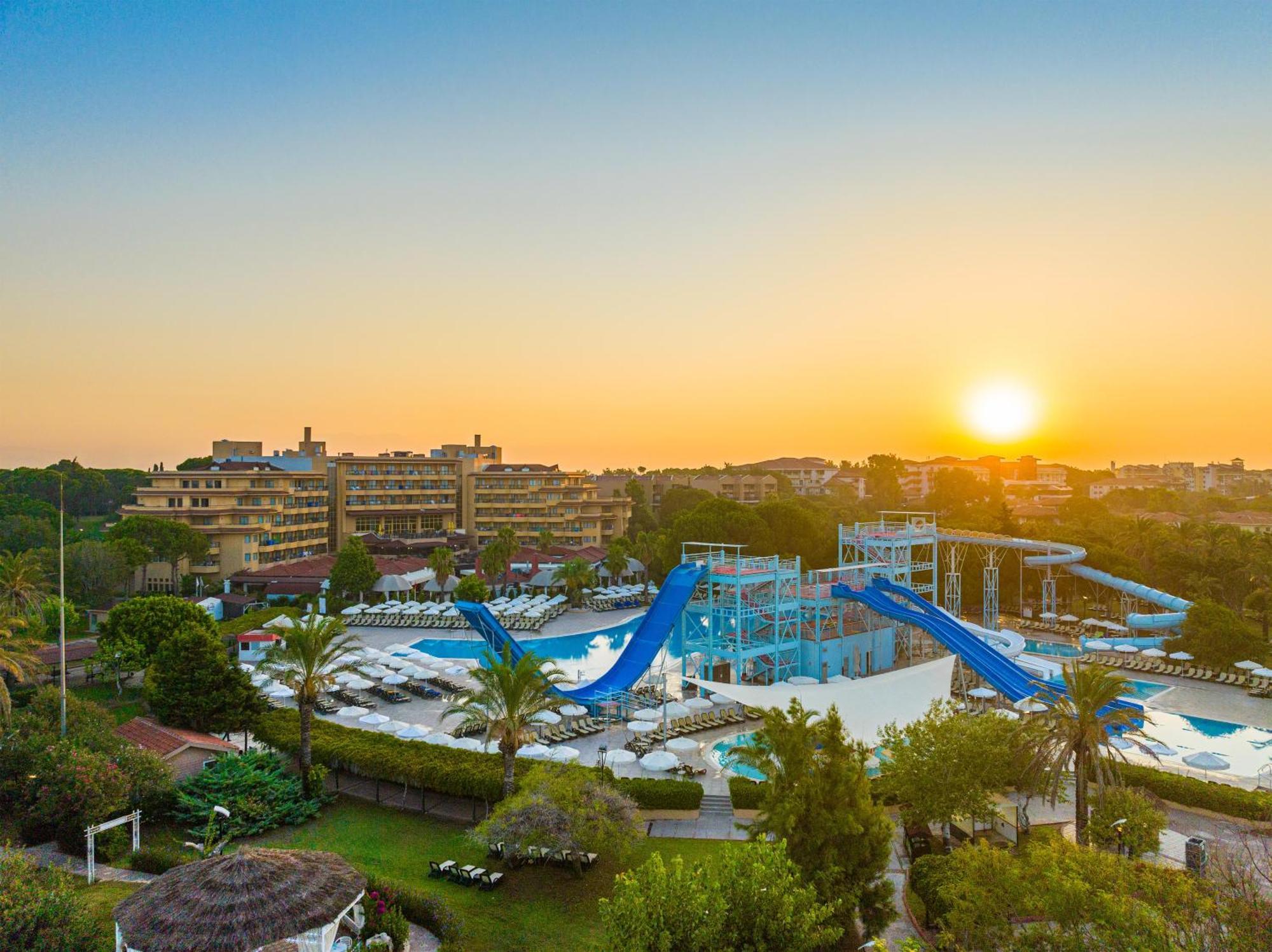 Asteria Family Resort Belek أنطاليا المظهر الخارجي الصورة Sunset at the water park